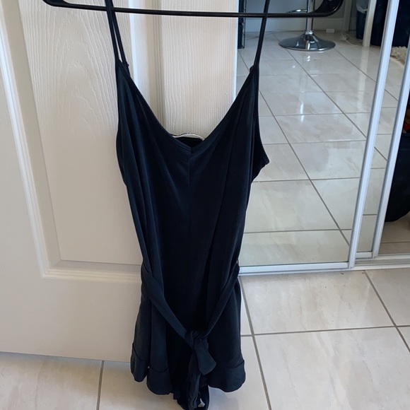 Fashion nova romper - Picture 3 of 6